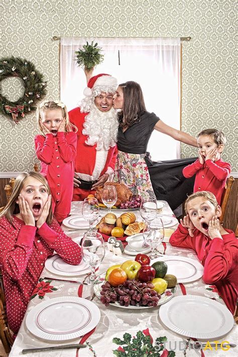 15 Hilarious Holiday Family Photo Ideas You Should Steal via Brit + Co ...