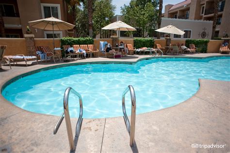 Desert Rose Resort Pool: Pictures & Reviews - Tripadvisor