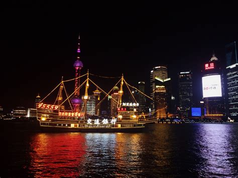 [SALE] Huangpu River Dragon Cruise with Buffet Dinner in Shanghai Sale 7% - Ticket KD