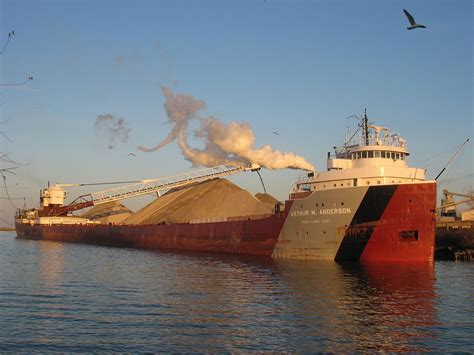 Great Lakes Shipping Soars on Milder Weather