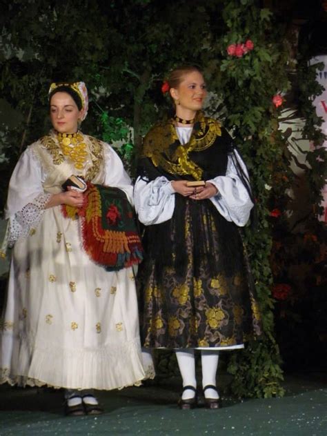 Slavonija | Traditional outfits, Italian traditional clothing ...