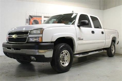 Sell used 06 Silverado 2500HD Crew Cab LS Duramax Diesel in Arlington, Texas, United States, for ...