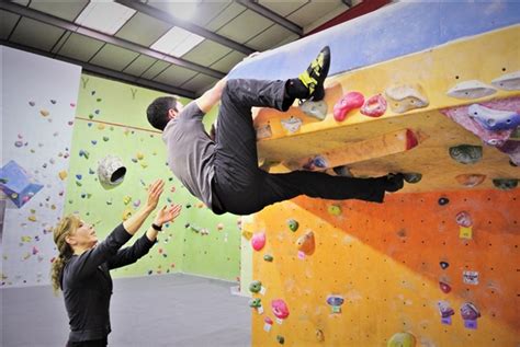 How to become a Bouldering Coach: 10 tips from Mountain Training