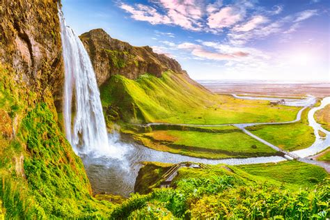 Tips For Seljalandsfoss Iceland: The Waterfall You Can Walk Behind ...