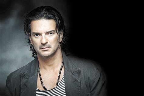 Best Ricardo Arjona Songs of All Time - Top 10 Tracks