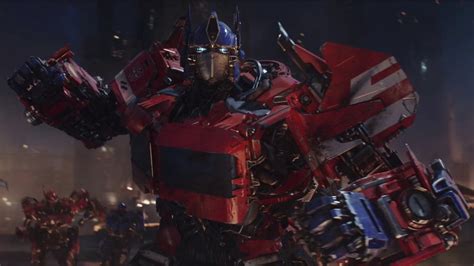 How Optimus Prime's Original Voice Actor Convinced Michael Bay To Cast Him In Transformers