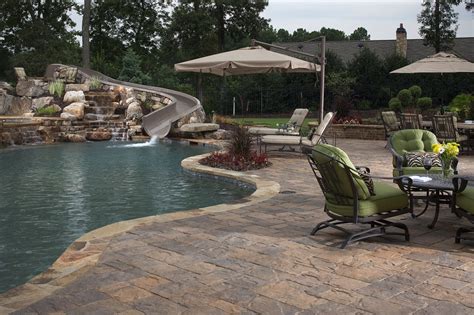 Pool Deck Pavers Turn Any Pool Into an Enticing Centerpiece - INSTALL ...