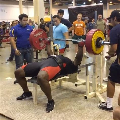 Jaisyn Mike 600 lbs Comp Bench : r/powerlifting