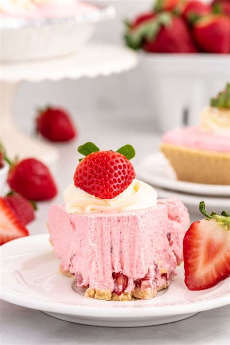 Strawberry Cool Whip Pie - Princess Pinky Girl in 2022 | Cool whip pies, Easter desserts recipes ...