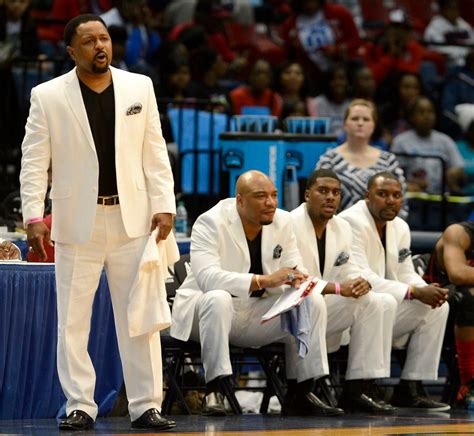 The story behind Alabama HS basketball coach’s fashion forward suits - al.com