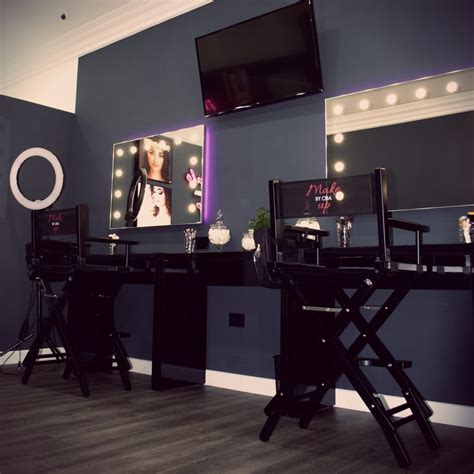 Beauty salon furniture & equipment: Beauty salon “MAKE UP” by Cira