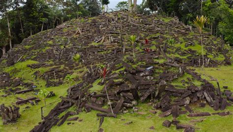 Gunung Padang: Where is it Located? How Old is it? How to Get There?