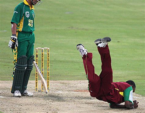 Aleda Costa: Best Cricket Catches Images