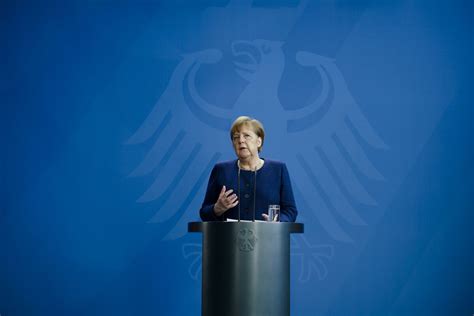 Merkel’s Covid-19 Math Resonates Thanks to Simple Explanation - Bloomberg