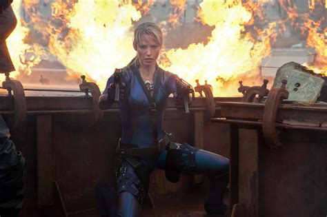 Sienna Guillory | Resident evil girl, Resident evil, Jill valentine