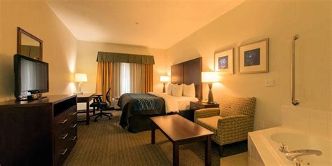 Comfort Inn & Suites Portland International Airport (Portland, OR): What to Know BEFORE You ...