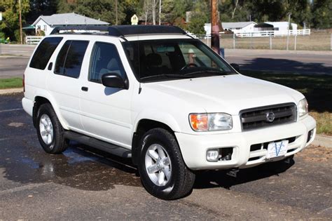 2004 Nissan Pathfinder Photos