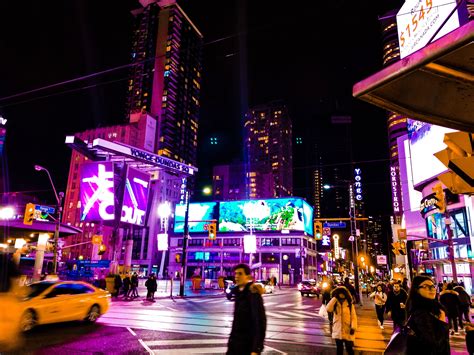 Dundas Square /// Toronto, ON /// 03.06.18 : r/Cyberpunk