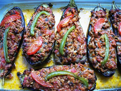 Karniyarik – Stuffed Eggplants (Aubergines) with ground lamb, tomatoes and onions | Ozlem's ...