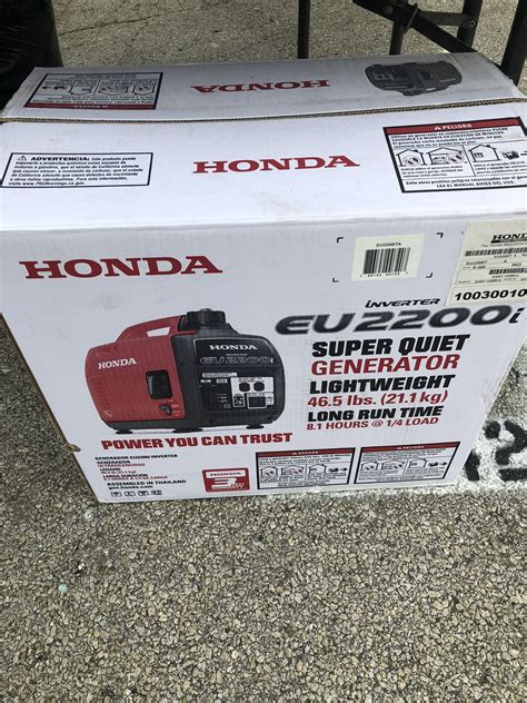 HONDA EU2200 inverter super quiet generator lightweight 46.5lbs. (21.1kg) long run time 8.1 ...