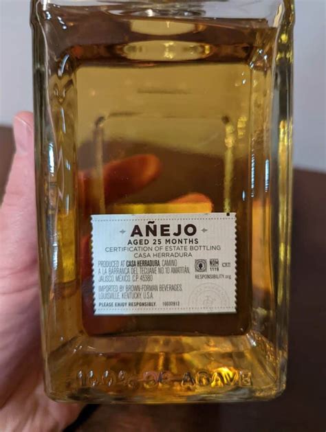 What Is Anejo Tequila? The Definitive Guide to Anejo Tequila | Bartrendr