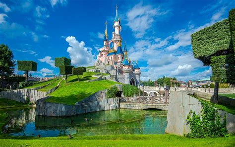 A Gorgeous Shot of Disneyland Paris Sleeping Beauty Castle! : r ...