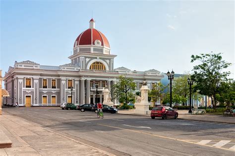 Por Cienfuegos - CubaUnique