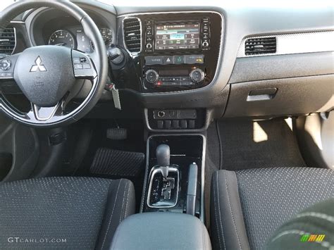 2017 Mitsubishi Outlander ES AWC Black Dashboard Photo #126048329 ...