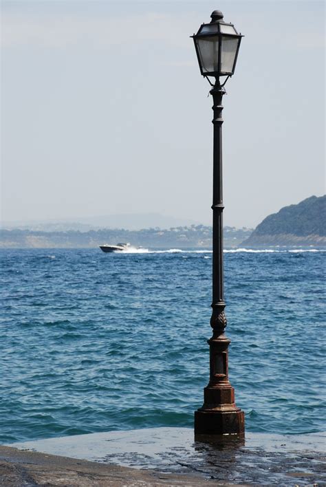 File:The Lamp-post and the sea (3858142745).jpg - Wikimedia Commons