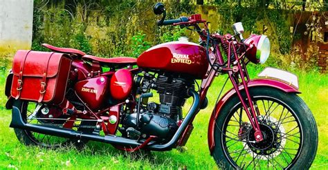 Royal Enfield Bullet Electra modified to look like a vintage motorcycle