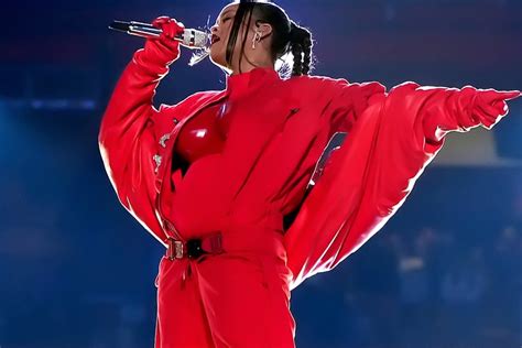 Rihanna 2023 Stadium Tour Reports | Hypebeast