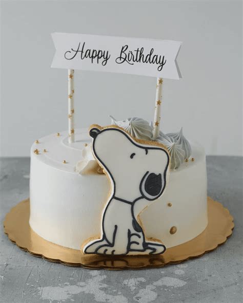 Snoopy Cake Design Images (Snoopy Birthday Cake Ideas) | Snoopy ...