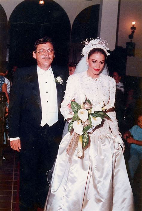 Amazing Photos of Sofia Vergara's Teenage Wedding Prove She Doesn't Age | Colombian wedding ...