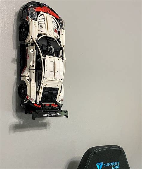 Ultimate Display wall mount for Lego Technic car Porsche RSR, Bugatti, Lamborghini, land rover ...