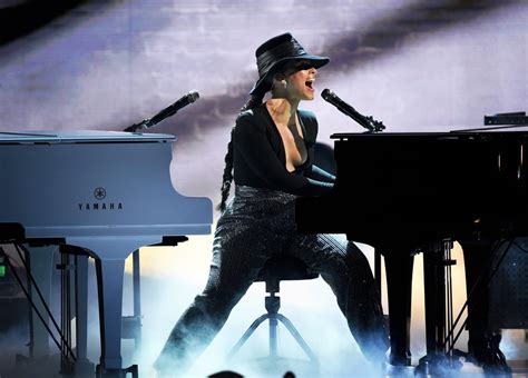 Alicia Keys's Piano Performance at 2019 Grammy Awards | POPSUGAR Entertainment Photo 5