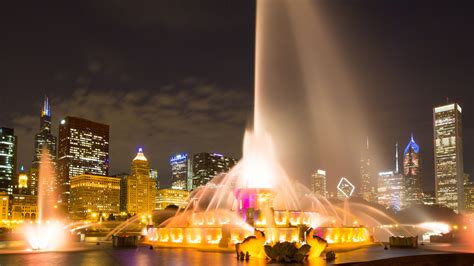 Buckingham Fountain At Night Free Stock Photo - Public Domain Pictures