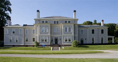 Lyman Estate and Greenhouses Group Tours | Historic New England