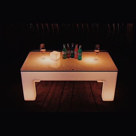 Led Light Up Coffee Table : These Light Up Led Coffee Tables Can Even Play Tetris - C $6,108.29 ...