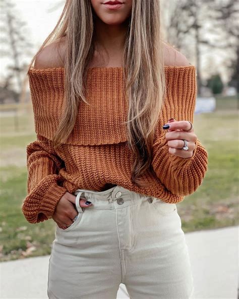 13 Sweater Outfits to Copy This Cozy Season - Lulus.com Fashion Blog