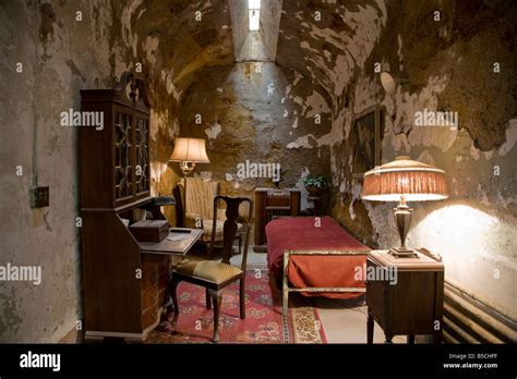 The cell of Al Capone in the Eastern State Penitentiary Stock Photo - Alamy