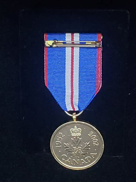 Queen's Gold Jubilee Medal (2002) , Original – Defence Medals Canada