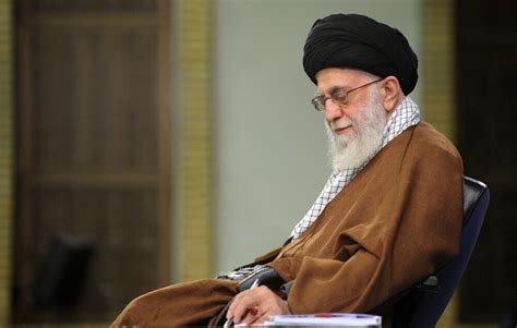 Leader hopes for speedy recovery of Ayatollah Sistani - Tehran Times