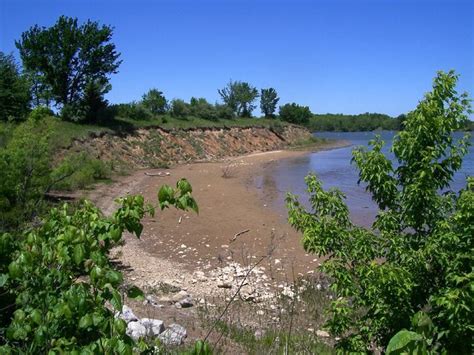 Longview Lake photo || SINGLETRACKS.COM