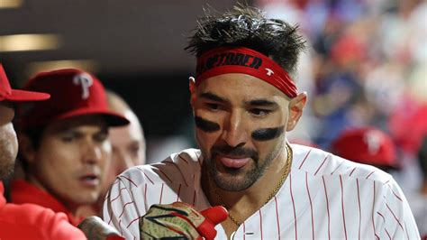 Watch: Phillies' Castellanos shocks son with two-HR effort in Game 3 | Yardbarker