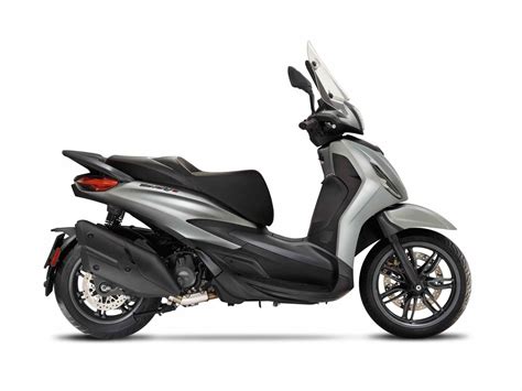 Piaggio Beverly S 400 - Powerful and Stylish | Save $2,050