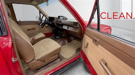 1985 Toyota Pickup/Hilux 4wd Interior Tour/Review - YouTube