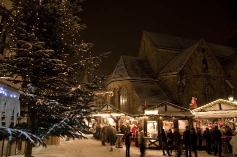 Weihnachtsmarkt Hameln mit Schnee | Sieben Schlösser