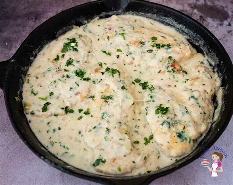 Creamy Chicken in White Sauce - Veena Azmanov