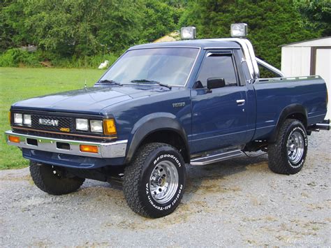 1984 Nissan 4X4 | Nissan trucks, Nissan, Datsun pickup