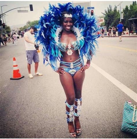 actress Camille Winbush (aka Vanessa of the Bernie Mac show) in Carnival attire 💙 | Camille ...